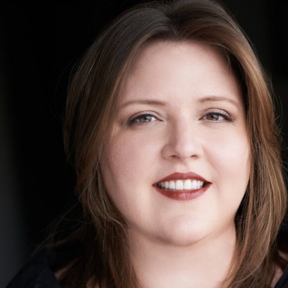 Meet your Posher, Christina - Picture 2 of 2